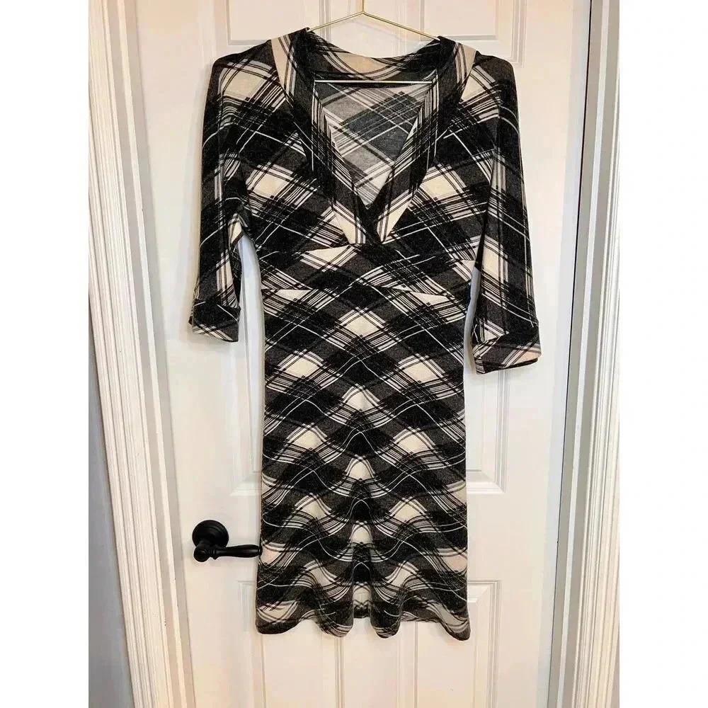 Black and gray plaid kimono sleeves vintage sweater dress size small‎
